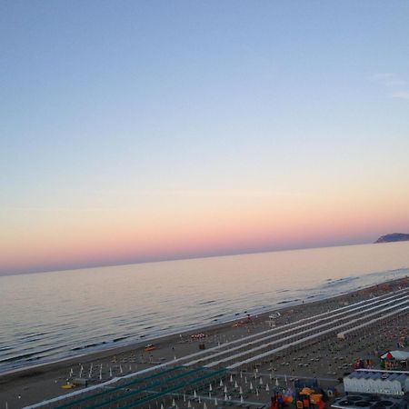 Hotel Diplomatic Riccione Kültér fotó