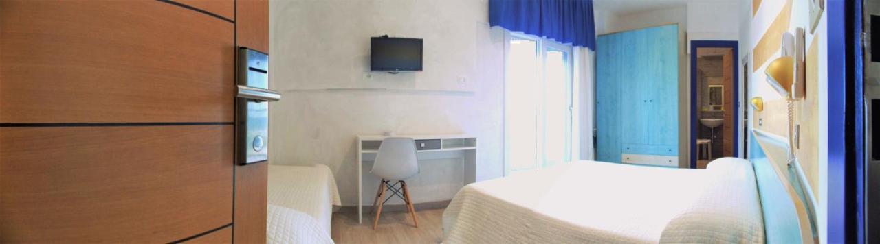 Hotel Diplomatic Riccione Kültér fotó