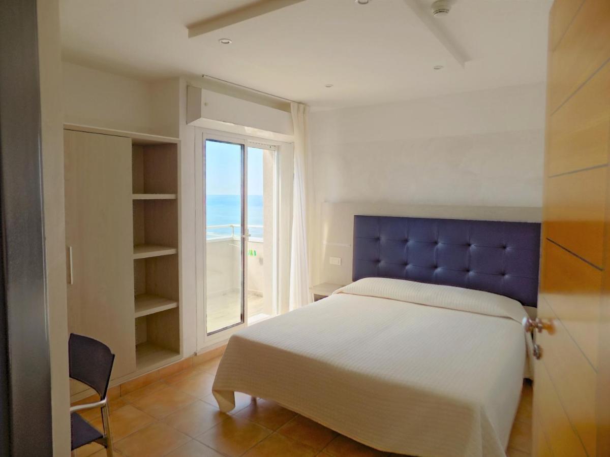 Hotel Diplomatic Riccione Kültér fotó
