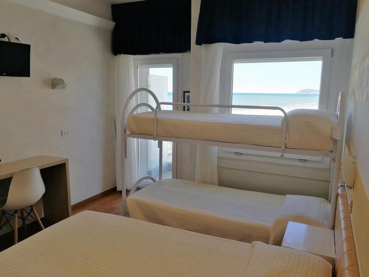 Hotel Diplomatic Riccione Kültér fotó