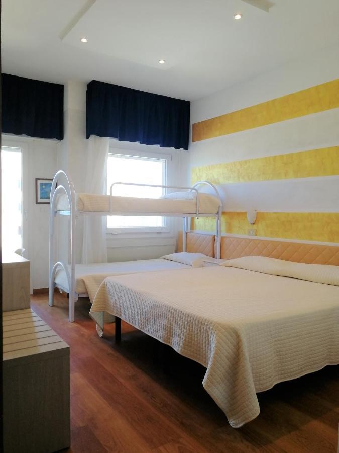 Hotel Diplomatic Riccione Kültér fotó