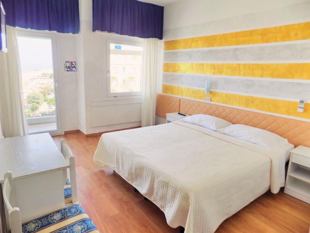 Hotel Diplomatic Riccione Kültér fotó