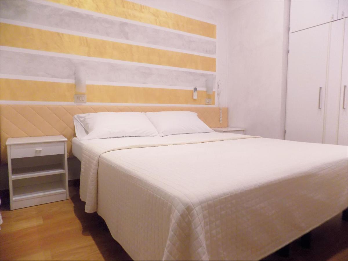 Hotel Diplomatic Riccione Kültér fotó
