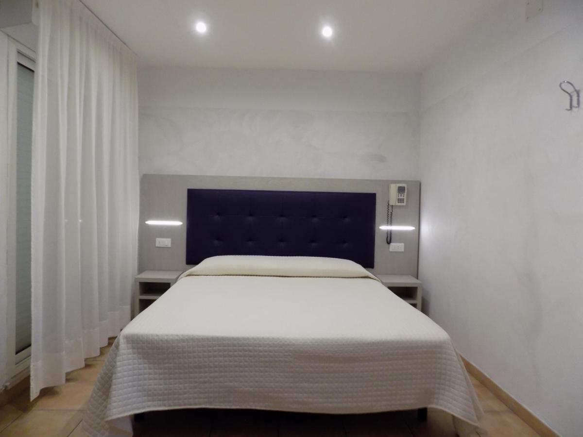 Hotel Diplomatic Riccione Kültér fotó