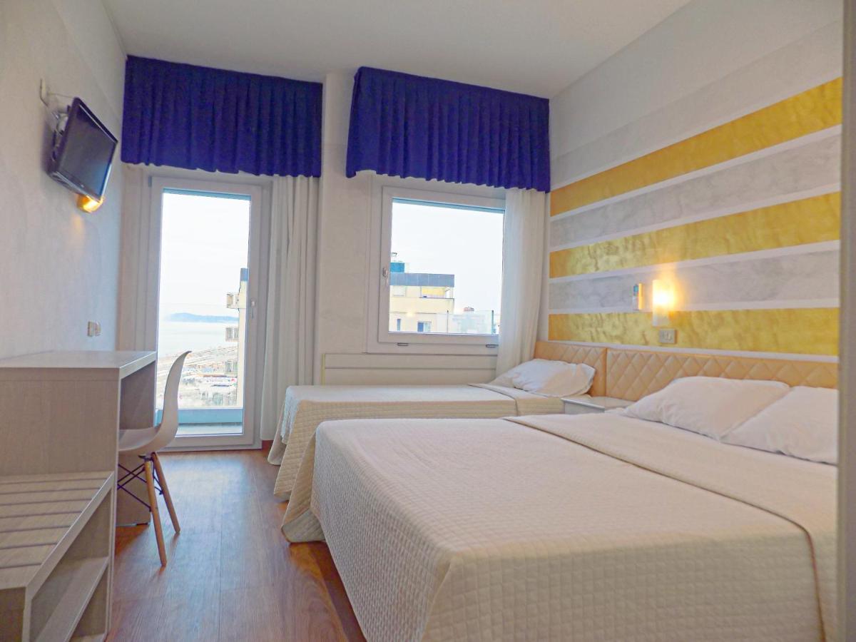 Hotel Diplomatic Riccione Kültér fotó
