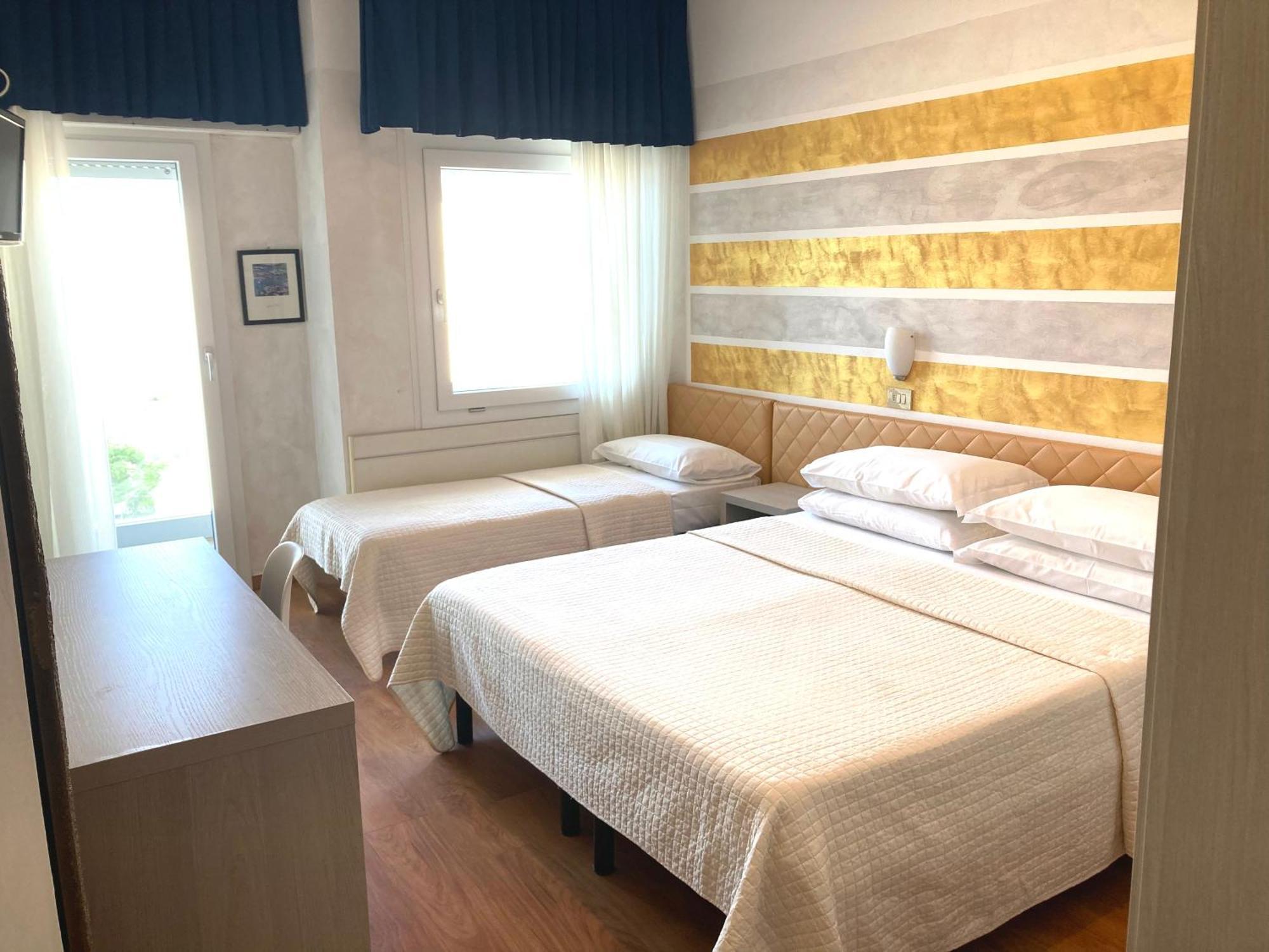 Hotel Diplomatic Riccione Szoba fotó