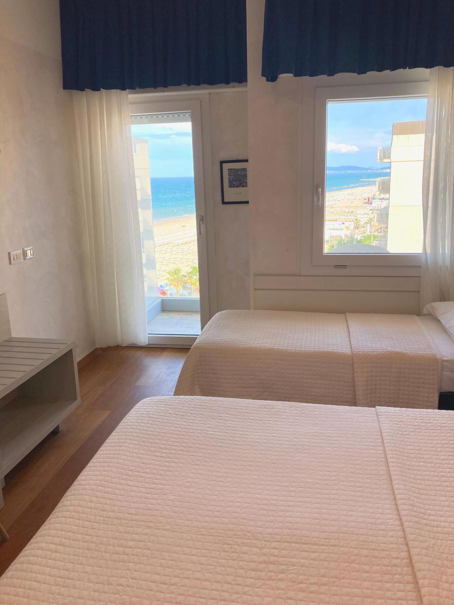 Hotel Diplomatic Riccione Kültér fotó