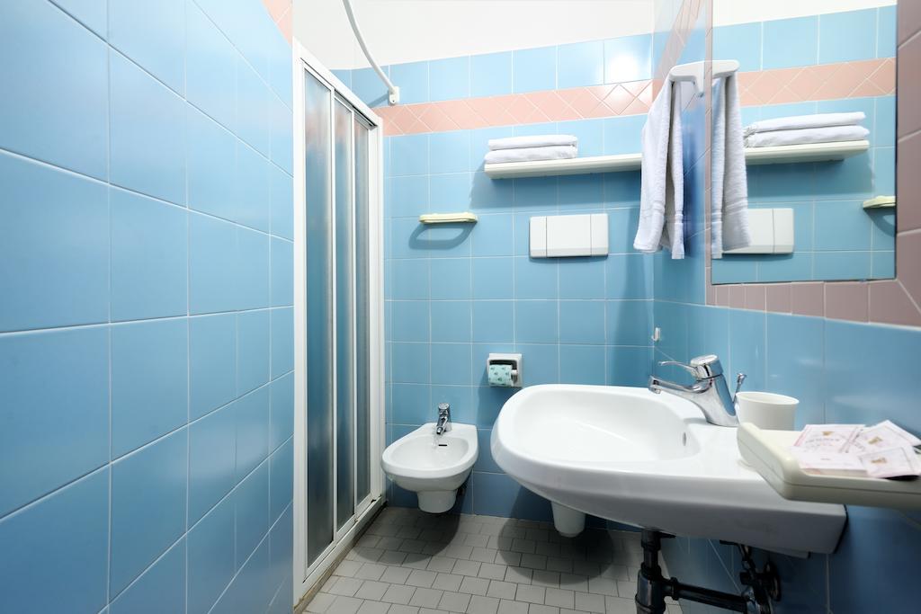 Hotel Diplomatic Riccione Szoba fotó