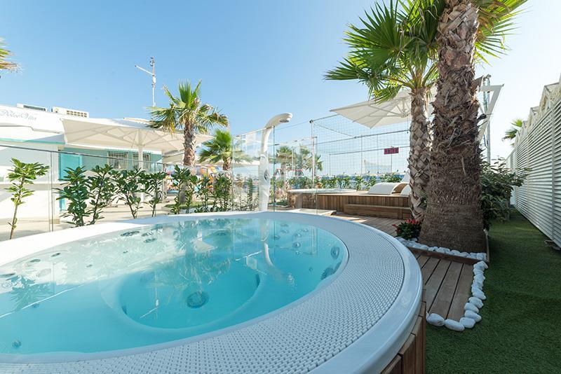Hotel Diplomatic Riccione Kültér fotó