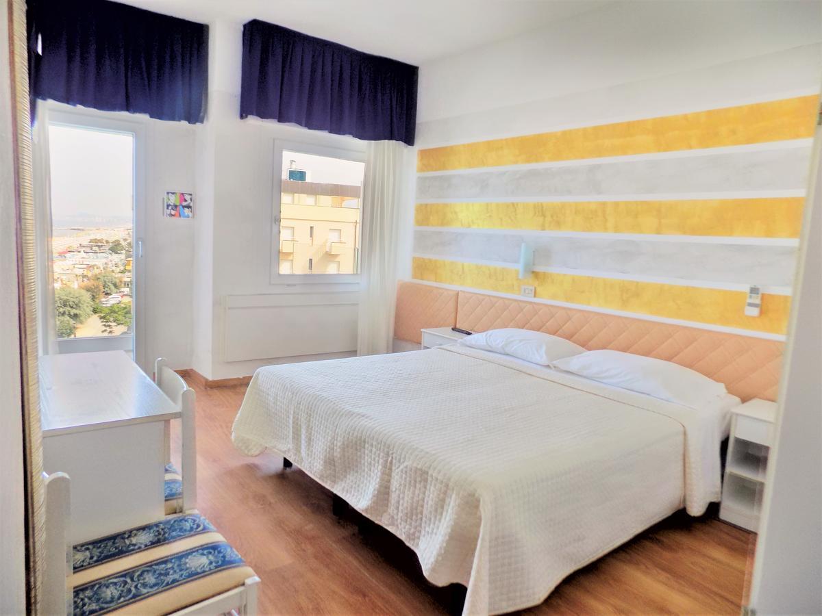 Hotel Diplomatic Riccione Kültér fotó