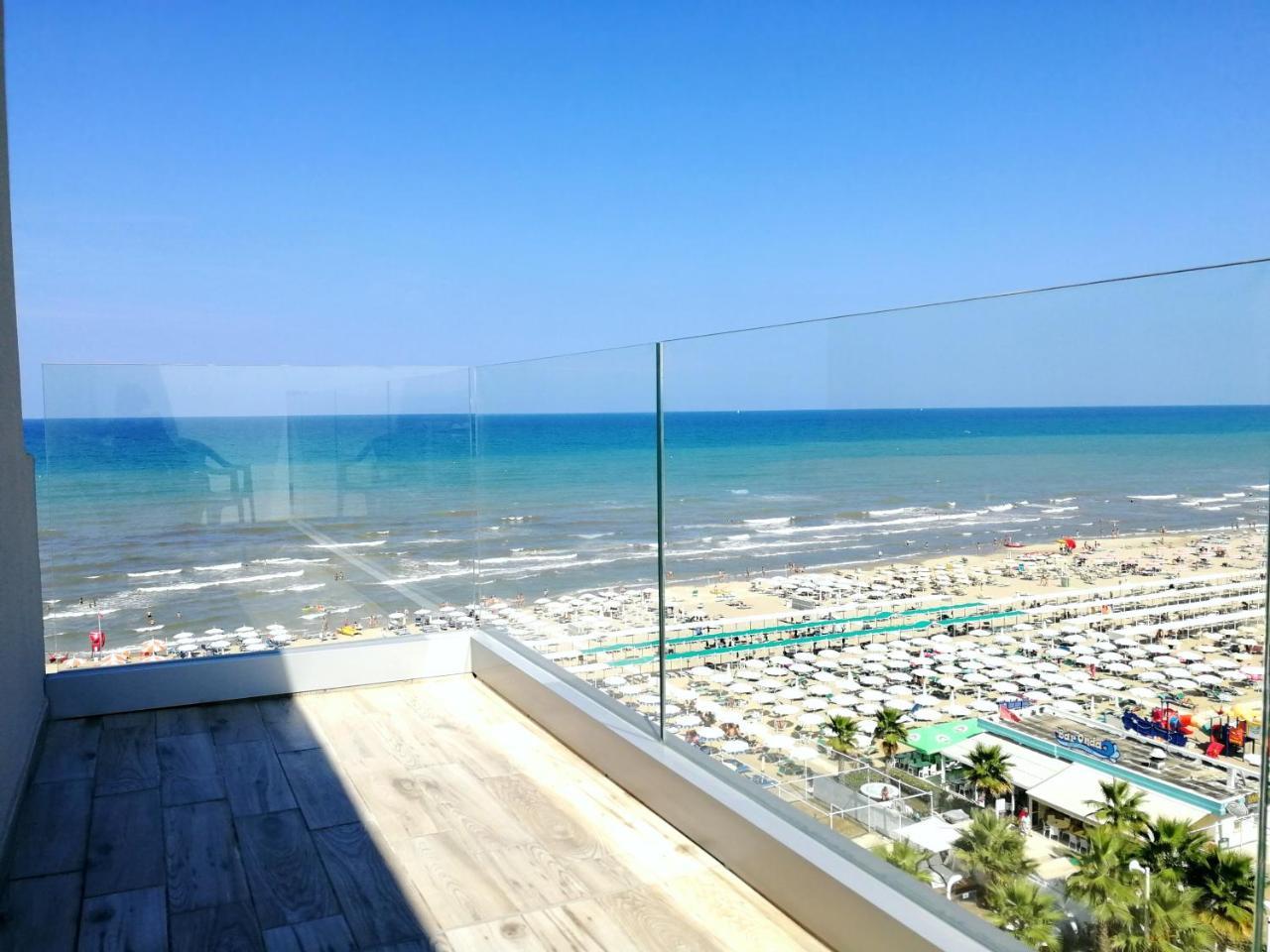 Hotel Diplomatic Riccione Kültér fotó